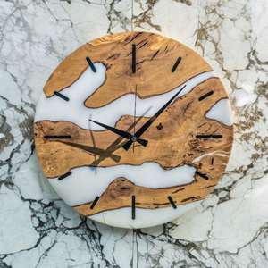 Horloge murale en résine et bois, design moderne, forme ronde, horloge en bois pour décoration murale, finition naturelle - Product Image 6