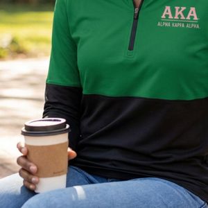 Sudadera Verde y Negra para Mujer con Cierre de Cremallera, Mangas Largas, Logotipo Bordado, Informal, Deportiva, Ligera, Cómoda y a la Moda - Product Image 3