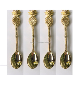 Ensemble de couverts unique en laiton avec logo, boîte en noyer personnalisée, forme unique, couverts de grande et petite taille, en vente - Product Image 6