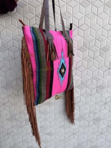 Colección Elegante de Bolsos de Tela Azteca con Flecos y Grabados a Mano, Estilo Bohemio, Bolsos de Venta Caliente para Mujer - Product Image 2