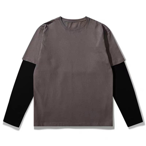 T-shirt décontracté personnalisé de haute qualité, style délavé à l'acide, à double manche, 100% coton, double couche, imprimé sérigraphié, noir et crème - Product Image 4