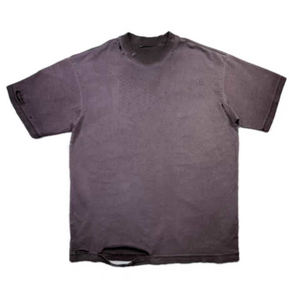 เสื้อยืดคอกลมแขนสั้นสีเทาเข้มสำหรับผู้ชาย ทรงปกติ สวมใส่สบาย ระบายอากาศได้ดี ผลิตจากผ้าฝ้ายถักเนื้อเจอร์ซีย์ สีพื้นเรียบ - Product Image 1