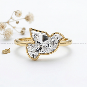 Bague de déclaration originale de qualité supérieure en forme de pigeon avec diamant de laboratoire fantaisie et moissanite, monture en or - Product Image 2