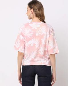 Fournisseur de t-shirts pour femmes à coupe ample, t-shirts surdimensionnés de haute qualité, tissu en coton doux, parfait pour les marques de mode et les commandes en gros - Product Image 3