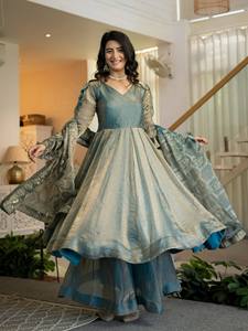 Ensemble Anarkali indien pakistanais à imprimé floral bleu, robe à manches longues à col en V avec dupatta en filet, tenue de fête de mariage - Product Image 2