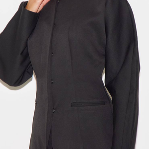 Blazer noir pour femme, coupe ajustée, couleur unie, style décontracté, idéal pour les tenues de sororité, fabrication OEM/ODM sur mesure, mode. - Product Image 6