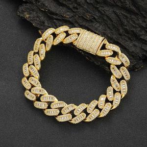 Pulsera de Eslabones Cubanos Chapada en Oro Rosa con Zirconias Iced Out, Joyería para Hombres y Mujeres, Ideal para Fiestas - Product Image 6