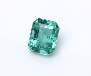 Émeraude naturelle du Rajasthan de haute qualité, taille octogonale, certifiée IGI, 9x7.4x6.2mm, pierre facettée, couleur intense, bijou de caractère - Product Image 3