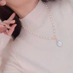 Collier de perles irrégulières de luxe léger de style baroque européen américain 7-8 pour un cadeau d'anniversaire ou de la Saint-Valentin pour femmes - Product Image 4