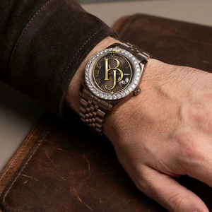 Reloj de Pulsera Analógico de Cuarzo de Lujo Briva, Acero Inoxidable, Números Romanos Oscuros, Bisel con Piedras Preciosas, Cristal con Fecha Ampliada, Resistente al Agua 10 Bar - Product Image 1