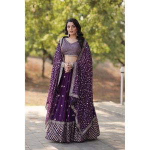 LEHENGA CHOLI DE OBRA BORDADA PESADA DE KARNAVII DE - Product Image 4
