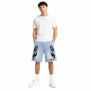 Shorts en jean pour homme avec impression graphique personnalisée, style streetwear Y2K, bleu clair, baggy, jorts, hip hop, tribal, coupe ample, longueur genou - Product Image 1