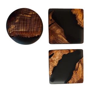 Sous-verres ronds de style classique de haute qualité, fabriqués à la main, en résine noire et en bois d'acacia, tapis et coussinets pour la maison et les restaurants - Product Image 1