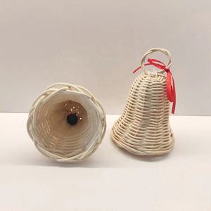 Decoraciones Navideñas al por Mayor del Fabricante, Estructura Colgante de Campana de Ratán Blanco con Lazo para Exhibición - Product Image 3