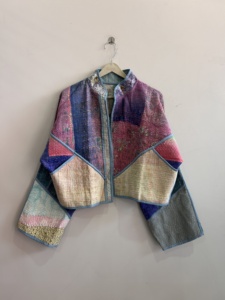 เสื้อแจ็คเก็ตคันธาอินเดียทำมือแบบควิลท์สไตล์โบโฮ วินเทจ แบบกลับด้านได้ ไซส์เดียว ขายส่งจำนวนมาก - Product Image 6