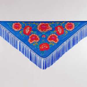 Tapiz Triangular de Seda Azul con Flores Bordadas y Flecos de Borlas para Colgar en la Pared - Product Image 1