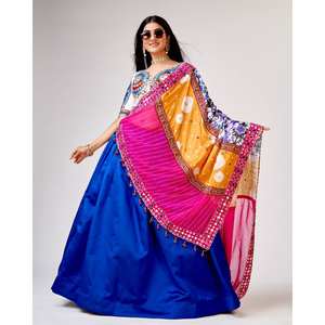 Ensembles spéciaux Navratri pour femmes, Lehenga Choli avec travail de miroir véritable et broderie au fil, spécial pour les festivals - Product Image 1