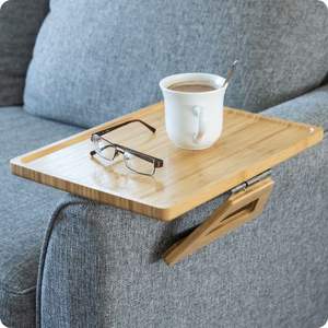 Grand plateau d'accoudoir en bois massif avec surface polie lisse et bords arrondis pour une présentation élégante dans le salon - Product Image 5