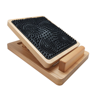 Tablero inclinable de madera para estiramiento de pies, listo para enviar - Product Image 1