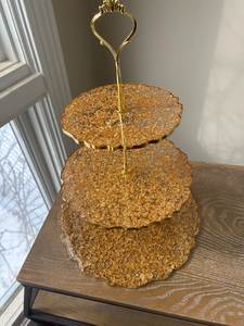 Decorative Resin Cake Stand with Modern Artistic Finish for Home Kitchen <b>Bakery</b> and Dessert Showcase Use - Product Image 4