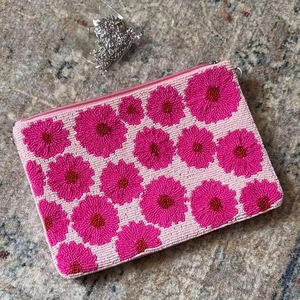 Porte-monnaie en perles style bohème avec fermeture éclair et pompon, fait main, mini accessoire pour femme - Product Image 6