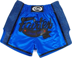 Shorts de Muay Thai Royal Blue Fairtex, designs professionnels, côtés respirants, tissu en maille brillant, nouveau modèle décontracté. - Product Image 1