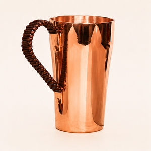 Mug en cuivre pur martelé artisanal tendance avec poignée unique en rotin, vaisselle écologique pour Moscow Mule - Product Image 2