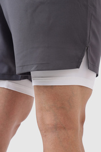 Shorts de sport athlétiques double couche pour homme, personnalisés, avec doublure intérieure de compression, cordon de serrage élastique à la taille et poche. - Product Image 4