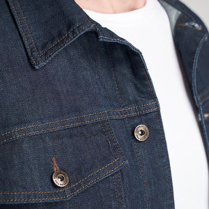 Chaqueta Vaquera Casual Premium para Hombre de Invierno - Antibacteriana y Cortavientos, Estilo Urbano Moderno con Logotipo Frontal - Product Image 3