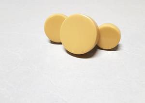 Bouton de meuble en résine minimaliste Buttercream, finition mate scandinave, beige doux moderne, pour tiroir, design minimaliste, boutons jaunes - Product Image 5