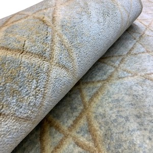 Alfombra Moderna de Lujo con Diseño Geométrico de Cancheo, Alfombra de Seda con Relieve Dorado y Plateado y Flecos, Pelo Corto - Product Image 5