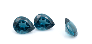 Atractiva piedra de topacio azul de Londres en forma de pera de 7x5 mm, piedra suelta facetada de topacio azul de Londres para joyería. - Product Image 2