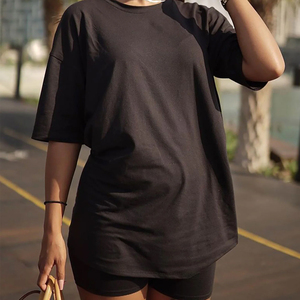 Ensemble 2 pièces tricoté pour femme, prix de gros, noir, col rond, coupe ample, haut décontracté avec logo imprimé, longueur au-dessus du genou, usage quotidien - Product Image 5