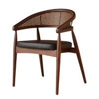 Chaise en rotin Chaise de restaurant en bois Cane Coffee Shop meubles au design simple pour se détendre dans des espaces ouverts