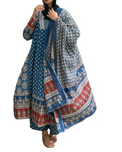 Ensemble Salwar Kameez Kurti Anarkali en Georgette avec broderie lourde et fausse fourrure, design festif et élégant pour les occasions spéciales - Product Image 1