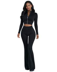 Ensemble de yoga deux pièces noir personnalisé pour femme : haut court zippé et pantalon évasé taille haute, extensible, pour fitness et gym – Fabricant OEM sur mesure - Product Image 1
