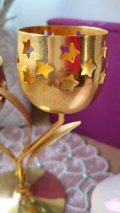 Candelabro de Diseño de 2 Pilares con Corte en Forma de Estrella, Soporte de Metal Dorado para Decoración de Fiestas y Eventos, para un Efecto de Iluminación Cálida - Product Image 2