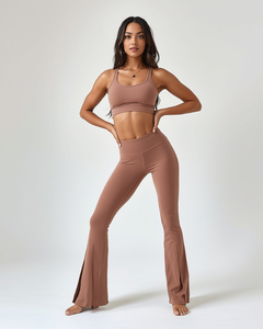 Ensemble de yoga tendance 2 pièces pour femme : Leggings évasés taille croisée et tenue de sport coupe bootcut pour la gym - Product Image 4