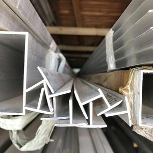 Panel de Techo Moderno de Aluminio con Acabado de Madera, Resistente al Agua, Clase A en Resistencia al Fuego, para Uso en Apartamentos, Centros Comerciales y Hoteles, Marca CNW GROUP - Product Image 1