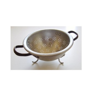 Large Stainless Steel <b>Colander</b> For Rinsing Pasta Noodles Vegetables Fruits And Cooked Ingredients Efficiently - Product Image 2