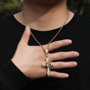 Accessoires pour hommes, bijoux de mode, pendentif en acier inoxydable, collier croix religieuse en diamant, style hip hop pour hommes - Product Image 3