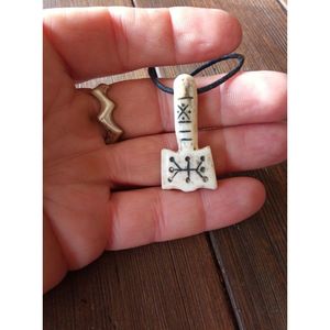 Collier ethnique bohème fait main, bijoux tribaux, perles en os sculptées, fournitures de perlage, cadeau - Product Image 1