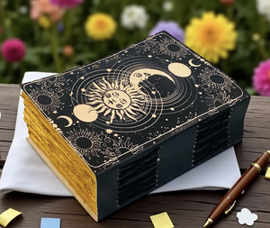 Carnet en cuir noir imprimé UV Soleil & Lune - Papier vintage à bords festonnés - Journal de croquis et de notes - Vente en gros - Product Image 3