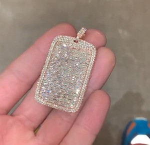 Diseño Atractivo, Joyería de Moda en Oferta, 18.5 CTS, Plata 925, Corte Esmeralda, Estilo Hip Hop, Colgante de Moissanita Rosa - Product Image 1