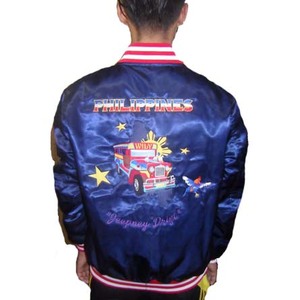 Patchs brodés personnalisés, broderie vintage 3D, veste varsity en satin, haute qualité, 100% polyester, séchage rapide, personnalisable pour homme - Product Image 1