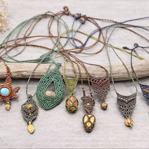 Collar de Mariposa de Acero Inoxidable con Macramé al por Mayor - Colgante Minimalista Hecho a Mano para Aniversario - Mangalmay Corp - Product Image 1