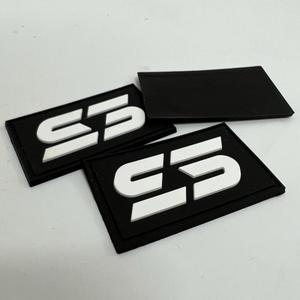 Parche de PVC al por mayor, insignia redonda de goma con gancho y bucle, logotipo personalizado, diseño moldeado en 3D, accesorio decorativo para ropa, personalizado - Product Image 1