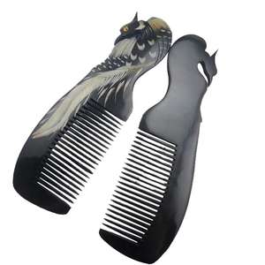 Peigne à cheveux de poche artisanal en corne de buffle naturelle, imperméable, antistatique, écologique, avec logo personnalisé, style classique du Moyen Âge, artisanat - Product Image 1