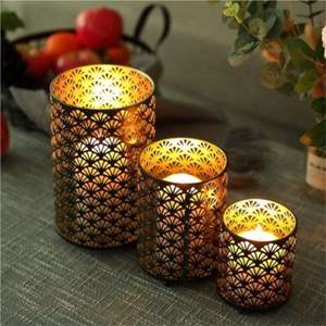 Farolillo Moderno de Metal Calado con Acabado Dorado para Velas de Té - Portavelas Geométrico Minimalista para Decoración de Interiores/Exteriores - Product Image 4