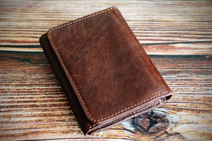 Cartera Triple de Cuero Genuino de Alta Calidad para Hombre, con Logotipo Personalizado, Tarjetero de Cuero Vacuno Auténtico, Bolsillo Delgado para Hombre, LTW-0144 - Product Image 4
